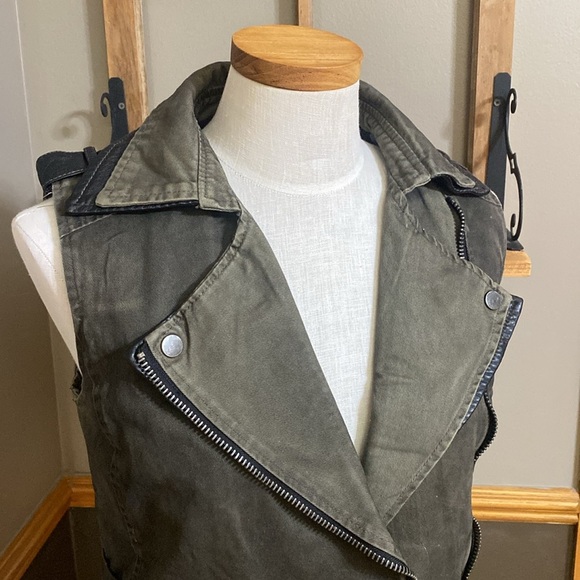 Chelsea & violet moss green & brown faux leather vest size XS NWOT - Picture 2 of 10